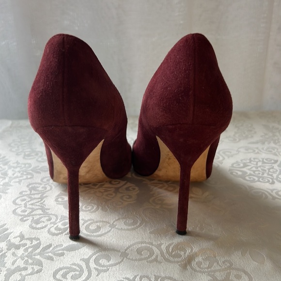 Manolo Blahnik wine suede heels-pairs great with fall and the holidays - Picture 3 of 5